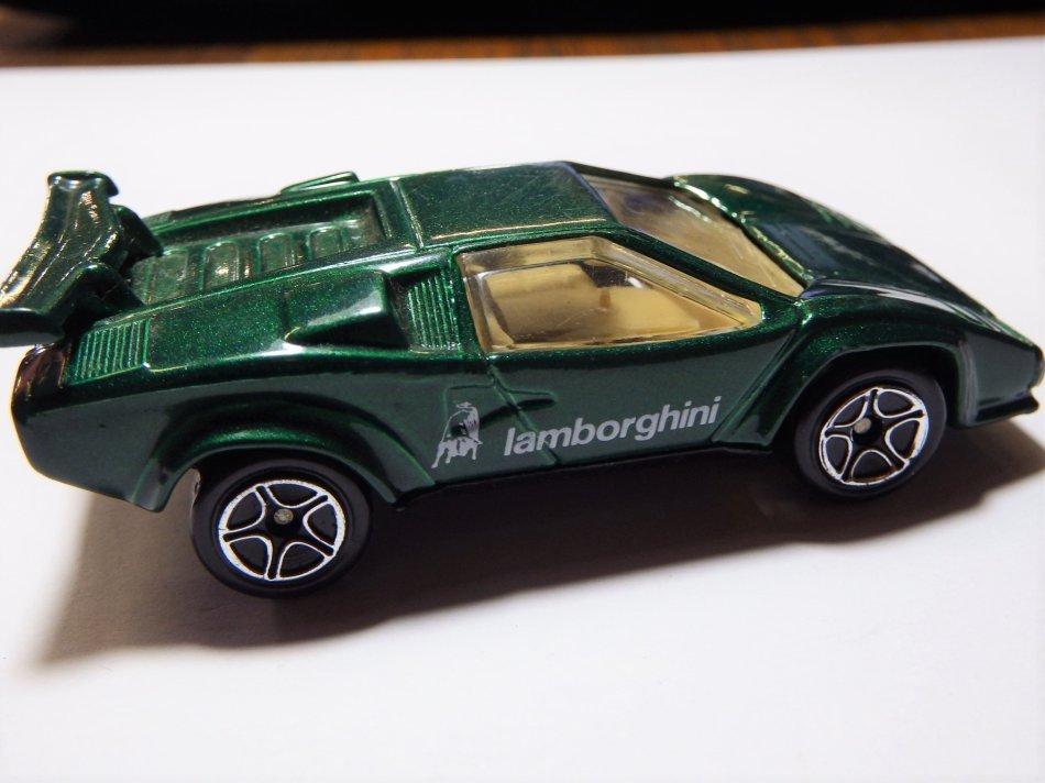 Vintage Toys - 1985 Matchbox Lamborghini Countach LP 5005 toy car was